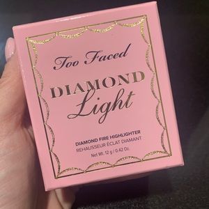 Too Faced Diamond Highlighter (light complexion)